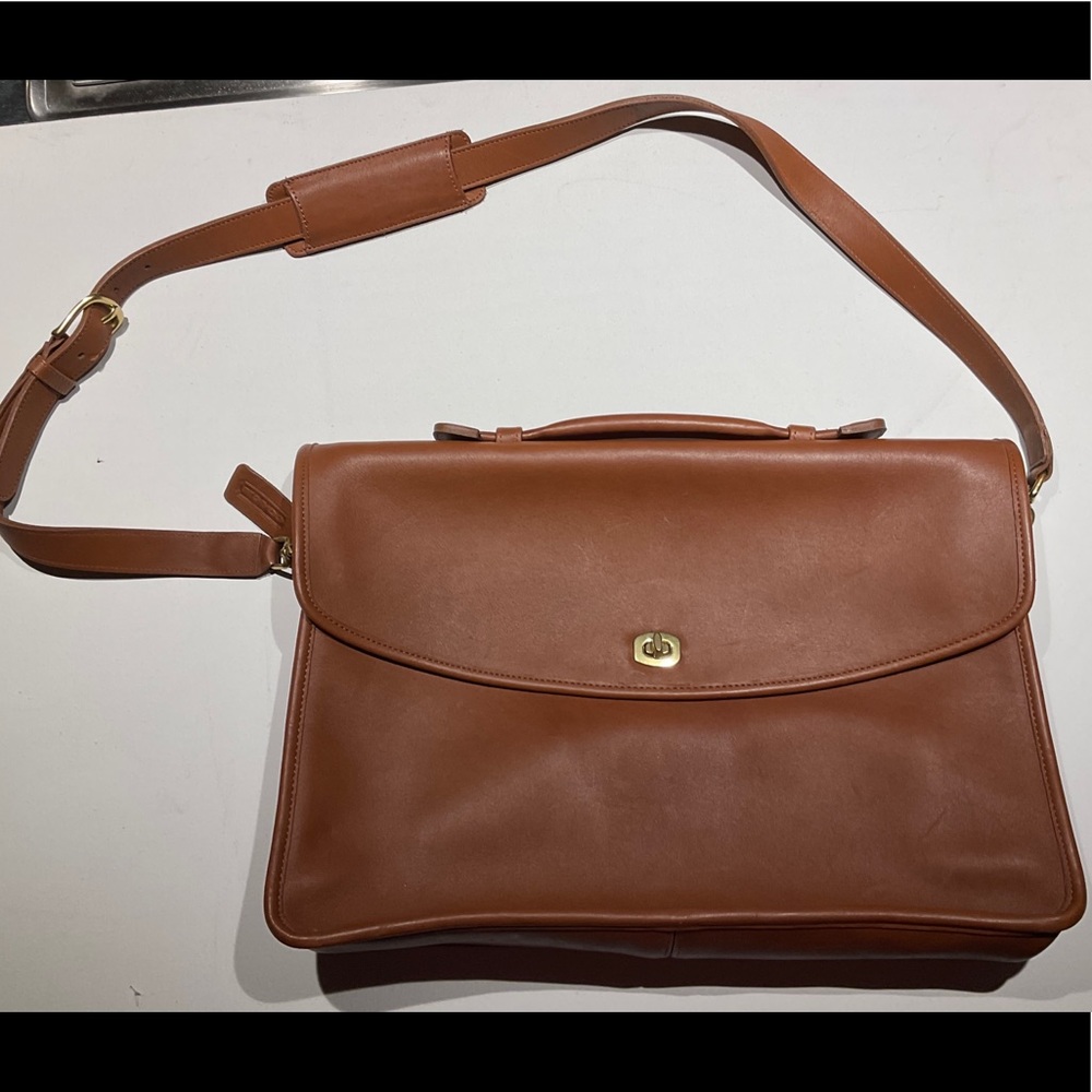 *VINTAGE* Coach Messenger Bag